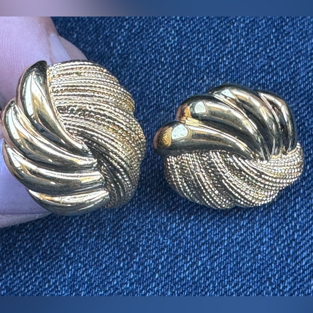 Vintage Napier Gold-Tone Clip Earrings